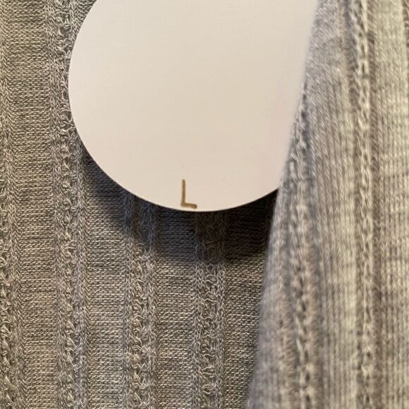 NWT Ces Femme grey ribbed v-neck pullover top Size L - Picture 6 of 8